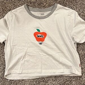 Women’s Levi’s cropped tshirt